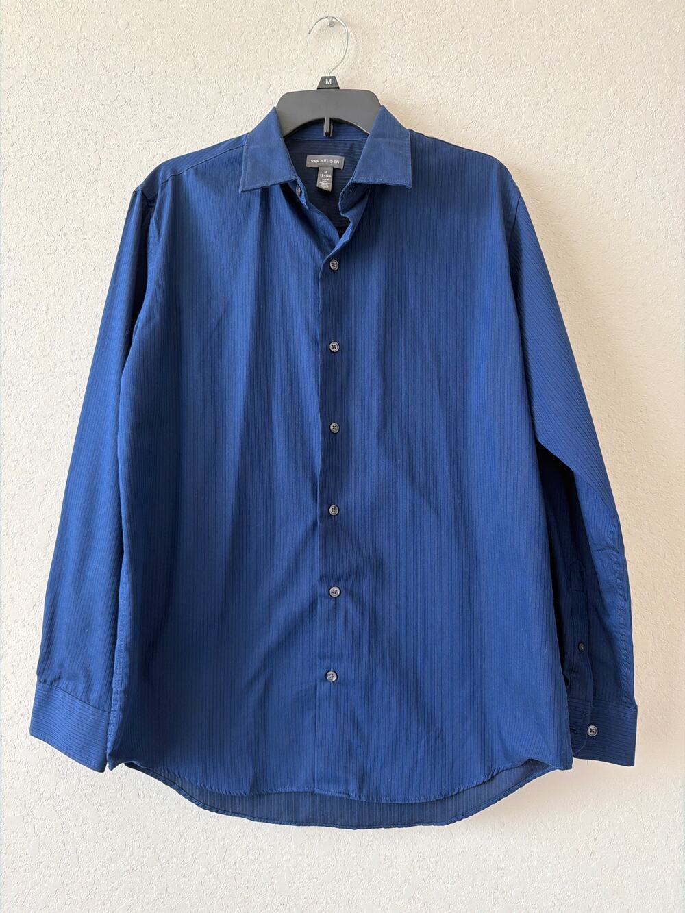 Van Heusen Navy Blue Pinstriped Casual Dress Shirt Men’s Size Medium 15-15.5